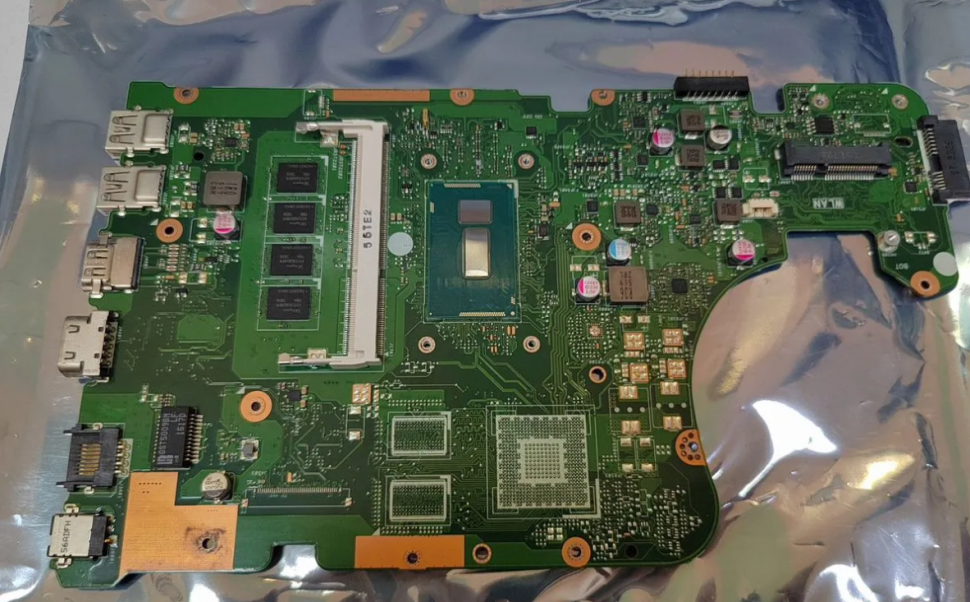 Мат. плата Asus X555LD rev3.3 Core i3-4005u, 4 gb